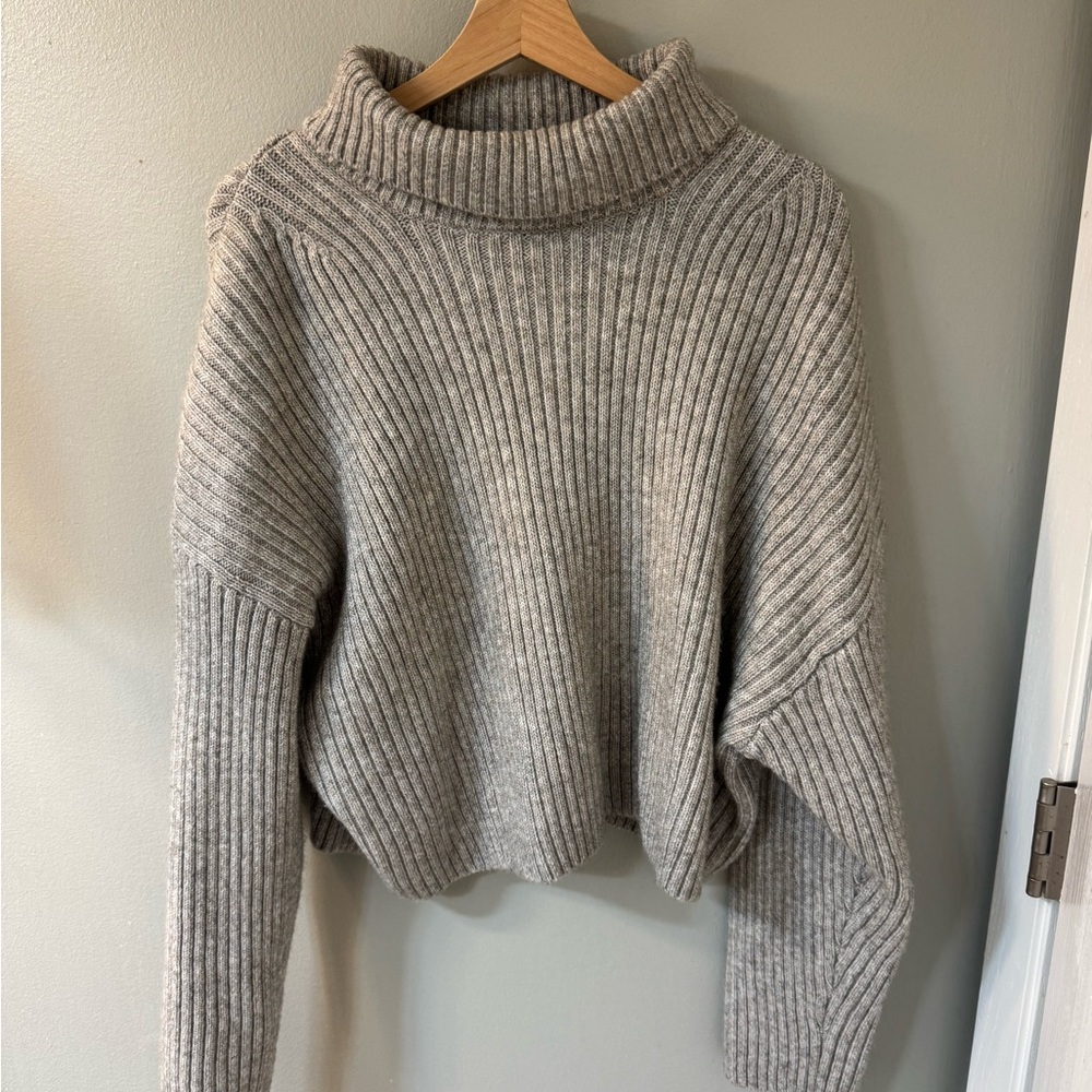 H&M cropped sweater